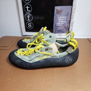 La Sportiva Mythos Rock Climbing Shoes Size  (7.5 US Womens 6.5 US Mens)